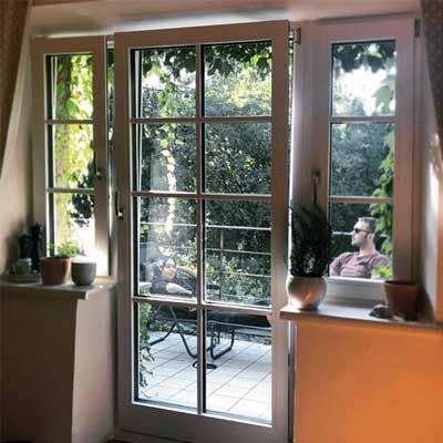Fenstertüre-Kombination mit 2 Fenstern